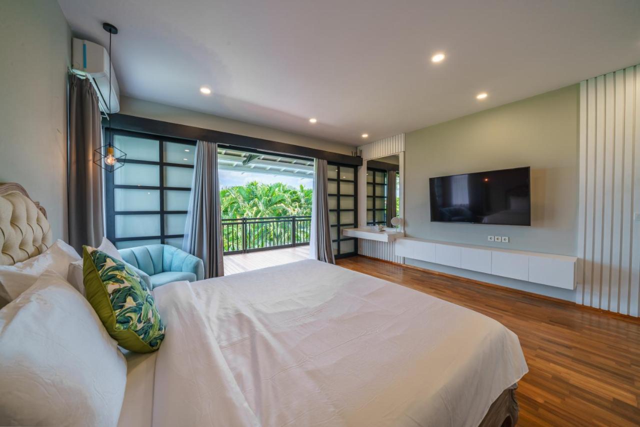 Villa Okenada - Modern 5-Bedroom Pool Villa In Berawa! Canggu  Exterior photo