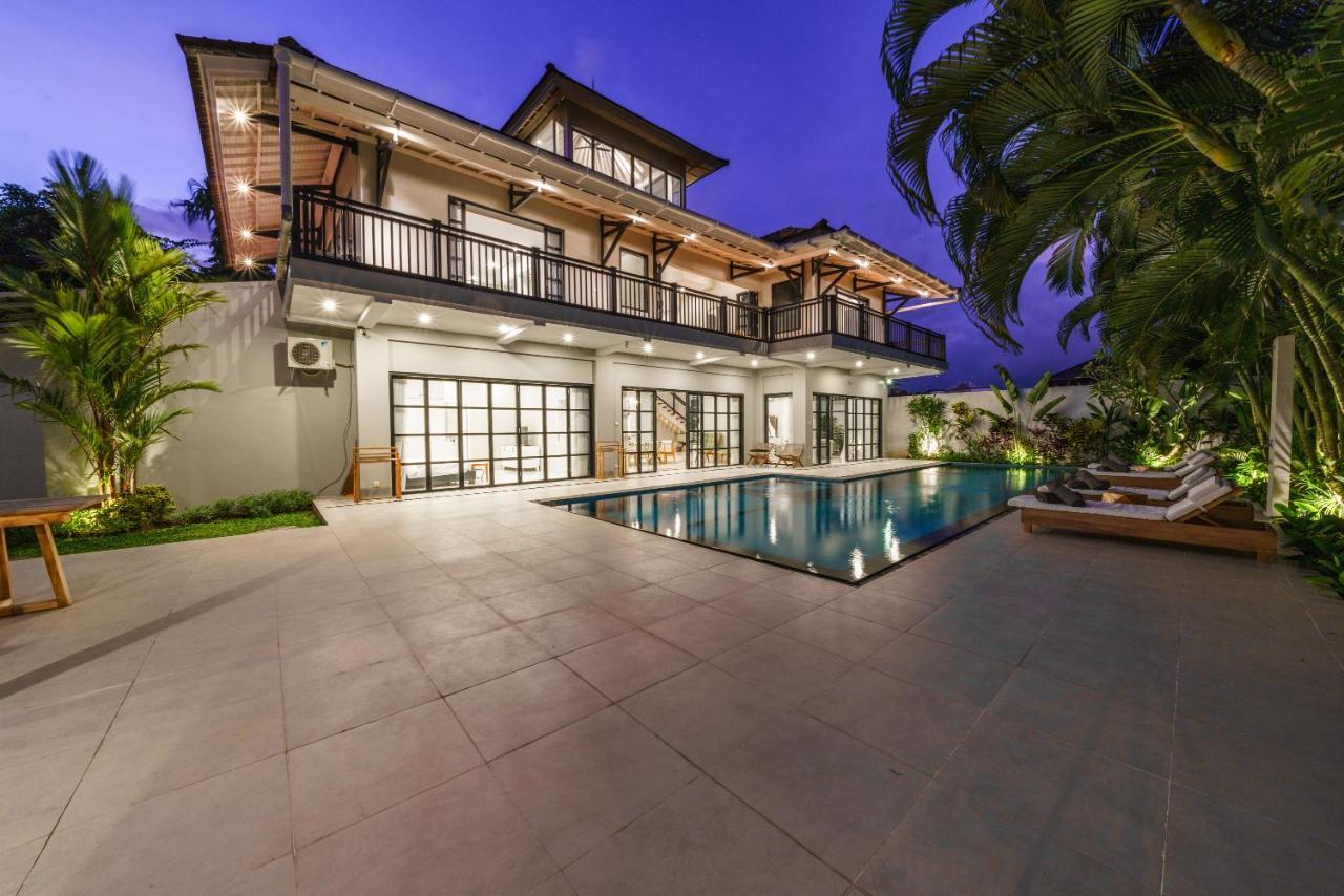 Villa Okenada - Modern 5-Bedroom Pool Villa In Berawa! Canggu  Exterior photo