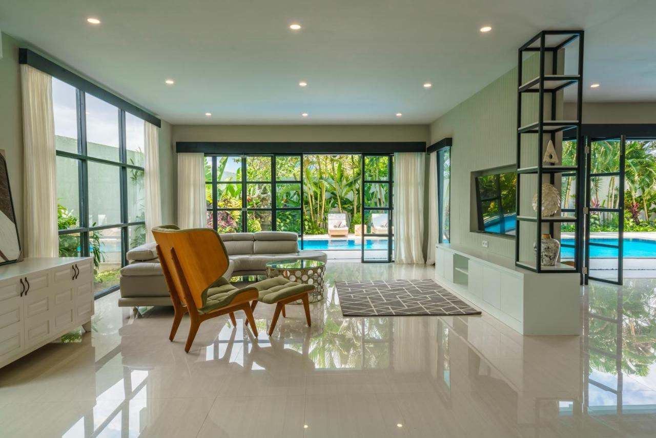Villa Okenada - Modern 5-Bedroom Pool Villa In Berawa! Canggu  Exterior photo